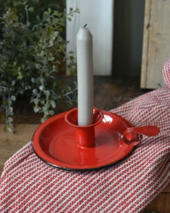 Tijdloze Rode Emaille Kandelaar, IB Laursen -Mode-Woondecoratiewinkel tijdloze rode emaille kandelaar 3