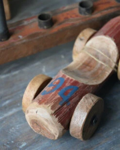 Unieke Rode Auto Van Hout Met Blauw Nr 94, IB Laursen