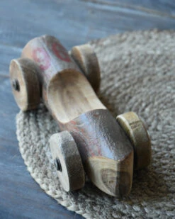 Unieke Vintage Race Auto Van Hout Met Rood Nr 96, IB Laursen 4 Unieke Vintage Race Auto Van Hout Met Rood Nr 96, IB Laursen -Mode-Woondecoratiewinkel unieke vintage race auto van hout met rood nr 96 ib laursen 2