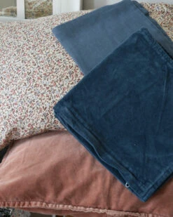Velours Kussen Historical Blue, IB Laursen -Mode-Woondecoratiewinkel velours kussen historical blue ib laursen 3