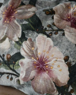 Velours Kussen Met Pastel Kleurige Bloemen Rechthoekig -Mode-Woondecoratiewinkel velours kussen met pastel kleurige bloemen rechthoekig 6