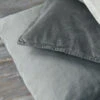 Velours 'thunder Grey' Vierkante Kussenhoes, IB Laursen 2 Velours 'thunder Grey' Vierkante Kussenhoes, IB Laursen -Mode-Woondecoratiewinkel velours thunder grey vierkante kussenhoes ib laursen