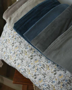 Vierkant Velours Kussen Fog, IB Laursen -Mode-Woondecoratiewinkel vierkant velours kussen fog ib laursen 4