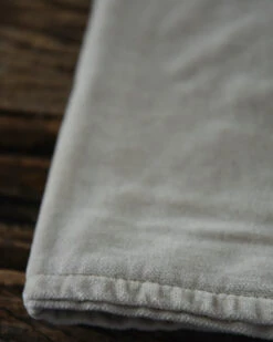 Vierkant Velours Kussen Fog, IB Laursen -Mode-Woondecoratiewinkel vierkant velours kussen fog ib laursen 6