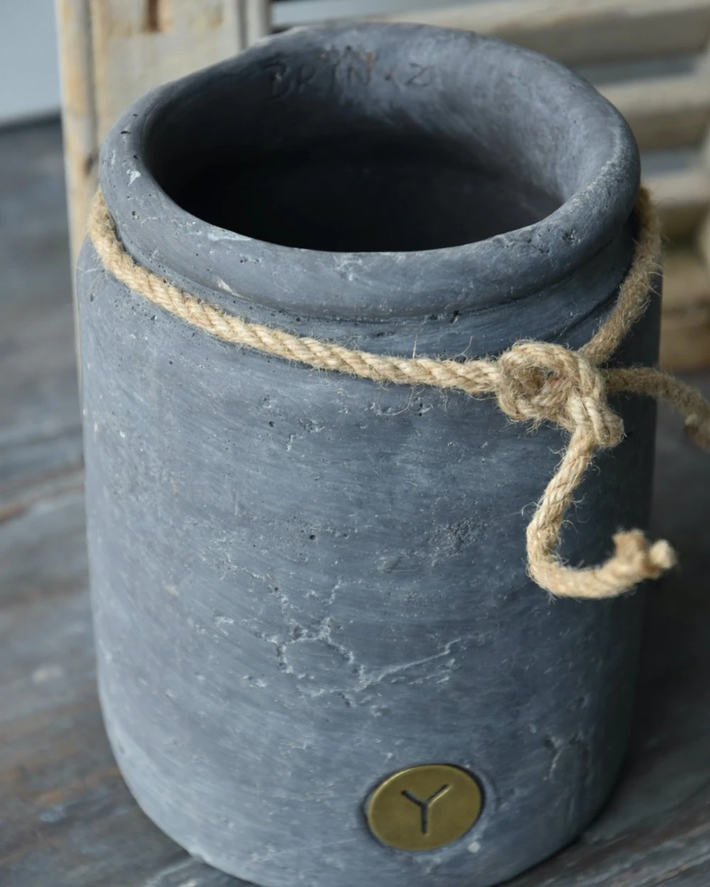 Vintage grijze pot met dik touw groot, Brynxz Vintage Grijze Pot Met Dik Touw Groot, Brynxz -Mode-Woondecoratiewinkel vintage grijze pot met dik touw groot brynxz 3