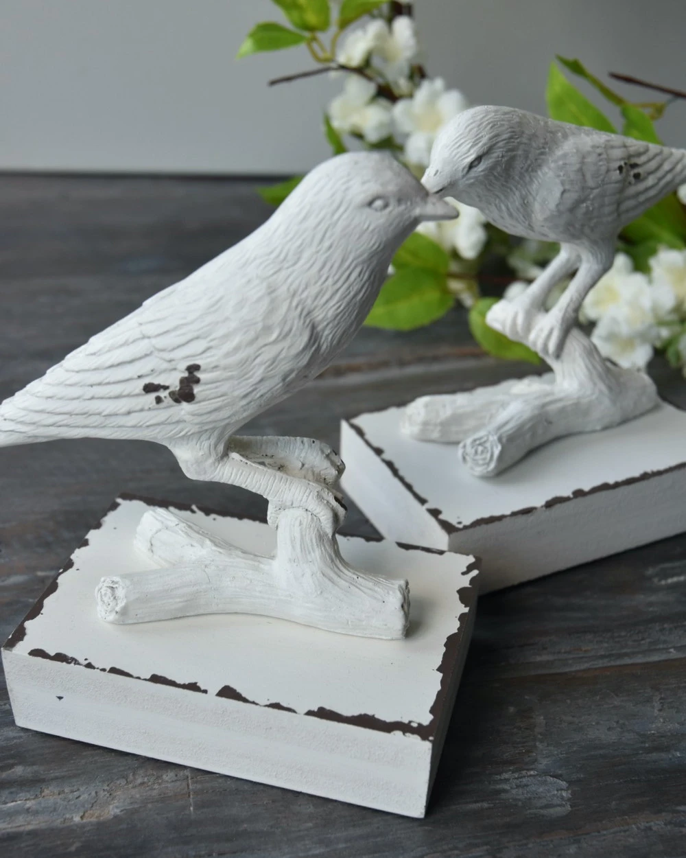 Vogel boekensteun antiek wit, set van twee Vogel Boekensteun Antiek Wit, Set Van Twee -Mode-Woondecoratiewinkel vogel boekensteun antiek wit set van twee