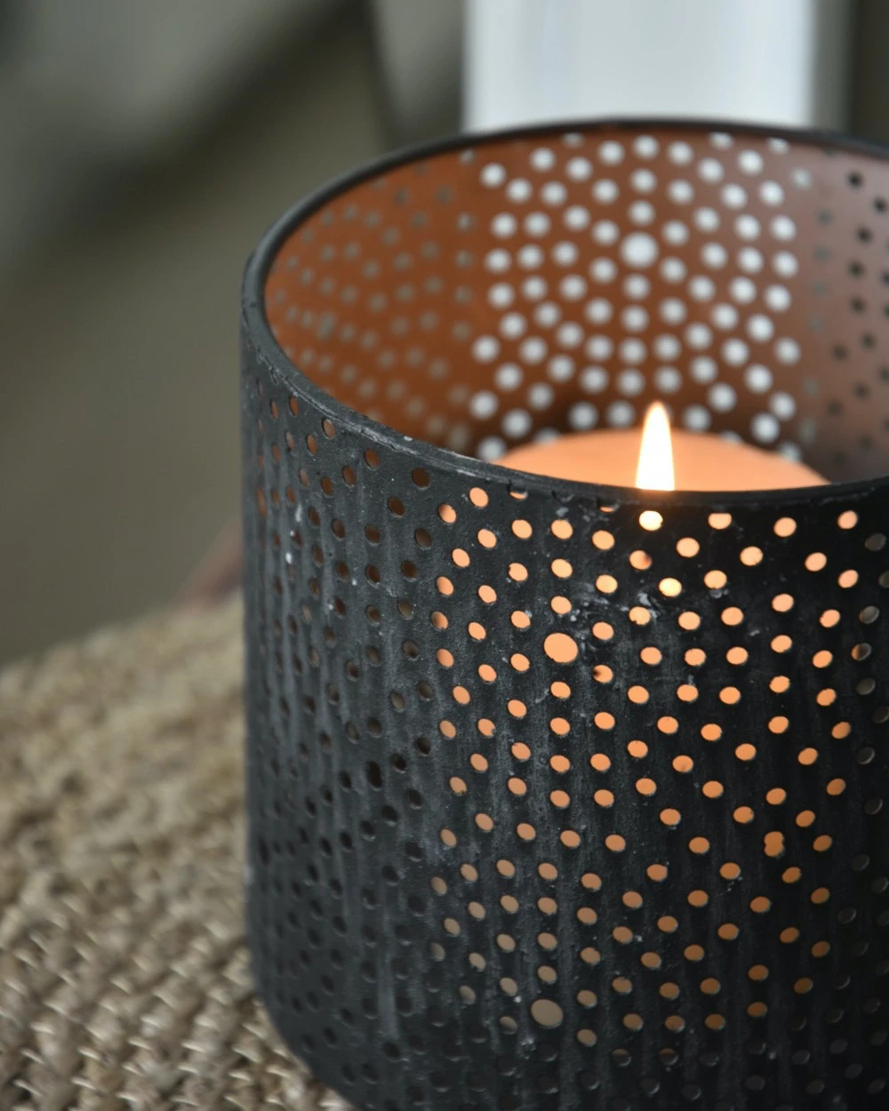 Windlicht van metaal met ronde gaatjes cirkel patroon Windlicht Van Metaal Met Ronde Gaatjes Cirkel Patroon -Mode-Woondecoratiewinkel windlicht van metaal met ronde gaatjes cirkel patroon 5