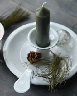 Wit Emaille Kandelaar Met Oor, IB Laursen -Mode-Woondecoratiewinkel wit emaille kandelaar met oor ib laursen 2