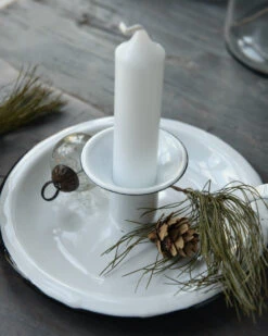 Wit Emaille Kandelaar Met Oor, IB Laursen -Mode-Woondecoratiewinkel wit emaille kandelaar met oor ib laursen 4