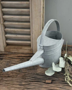 Zinken Gieter Met Lange Tuit, IB Laursen -Mode-Woondecoratiewinkel zinken gieter met lange tuit ib laursen 1