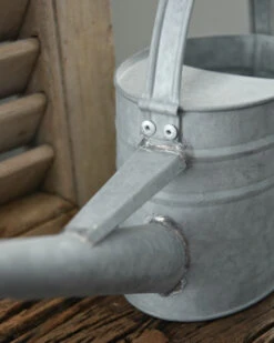 Zinken Gieter Met Lange Tuit, IB Laursen -Mode-Woondecoratiewinkel zinken gieter met lange tuit ib laursen 3