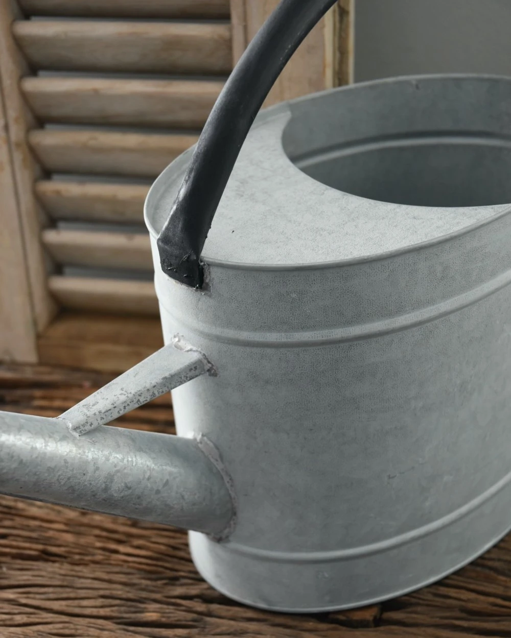 Zinken gieter met zwart handvat, IB Laursen Zinken Gieter Met Zwart Handvat, IB Laursen -Mode-Woondecoratiewinkel zinken gieter met zwart handvat ib laursen 3